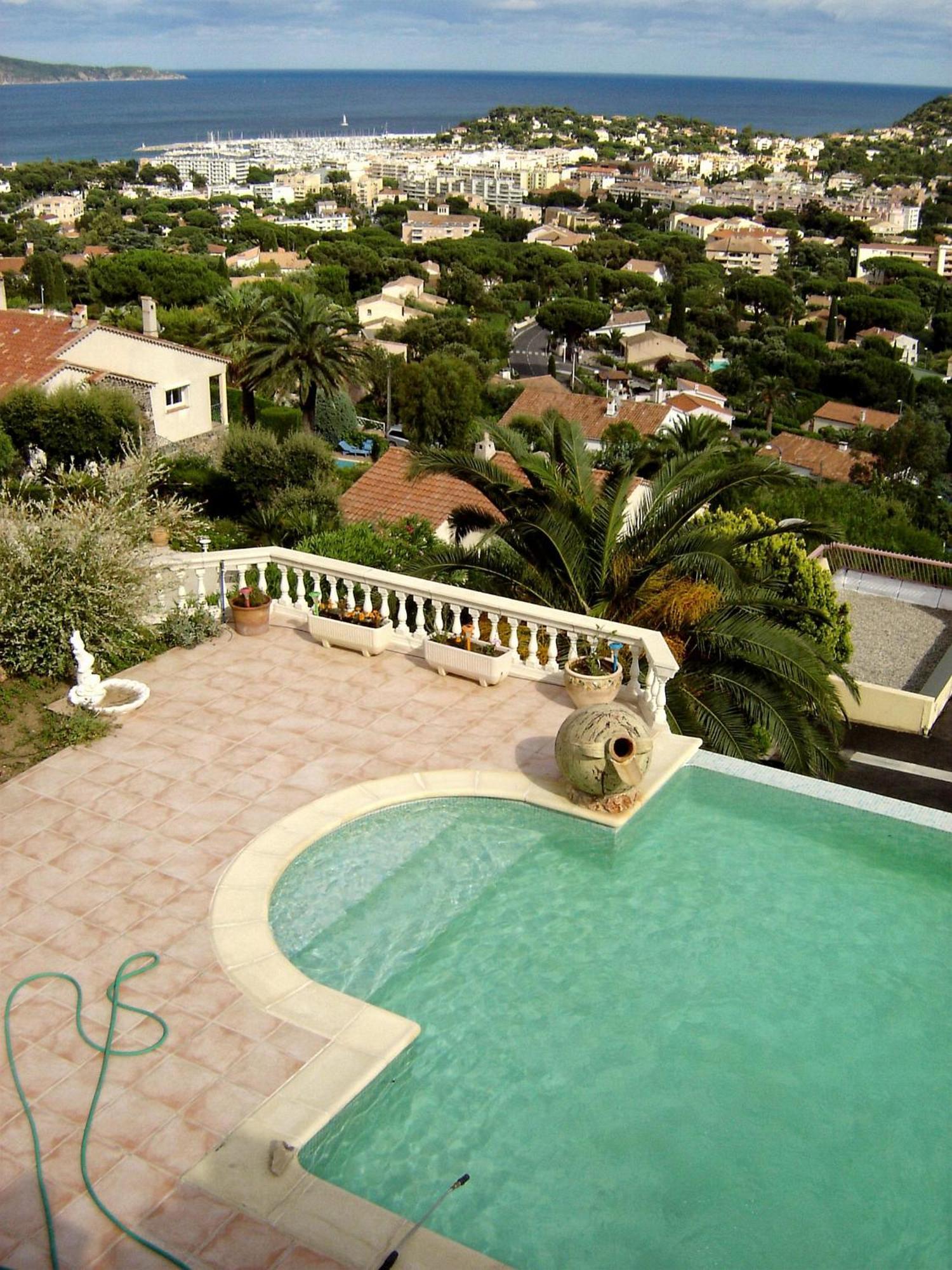 Appartement La Bastide Fleurie à Cavalaire-sur-Mer Extérieur photo