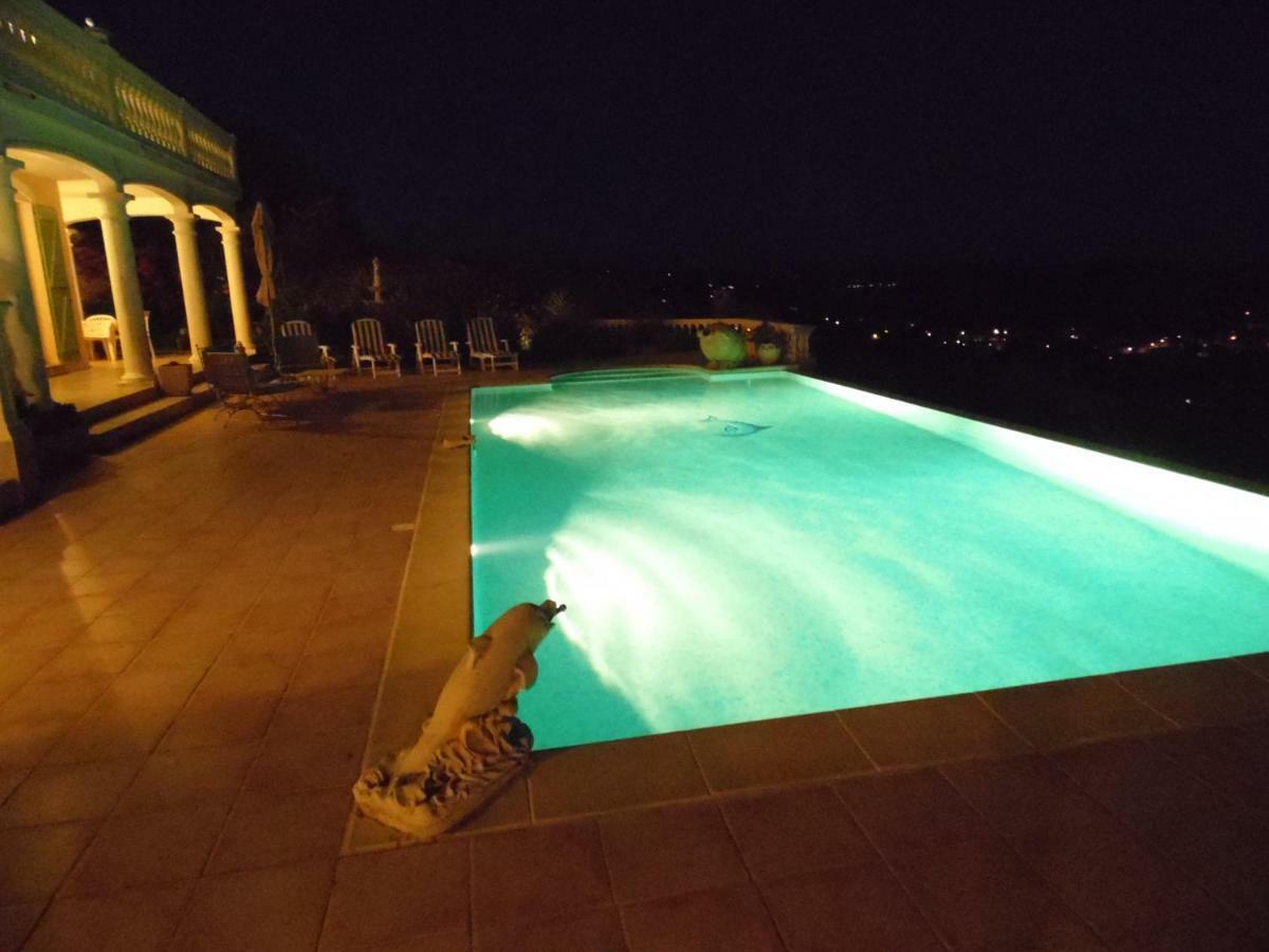 Appartement La Bastide Fleurie à Cavalaire-sur-Mer Extérieur photo