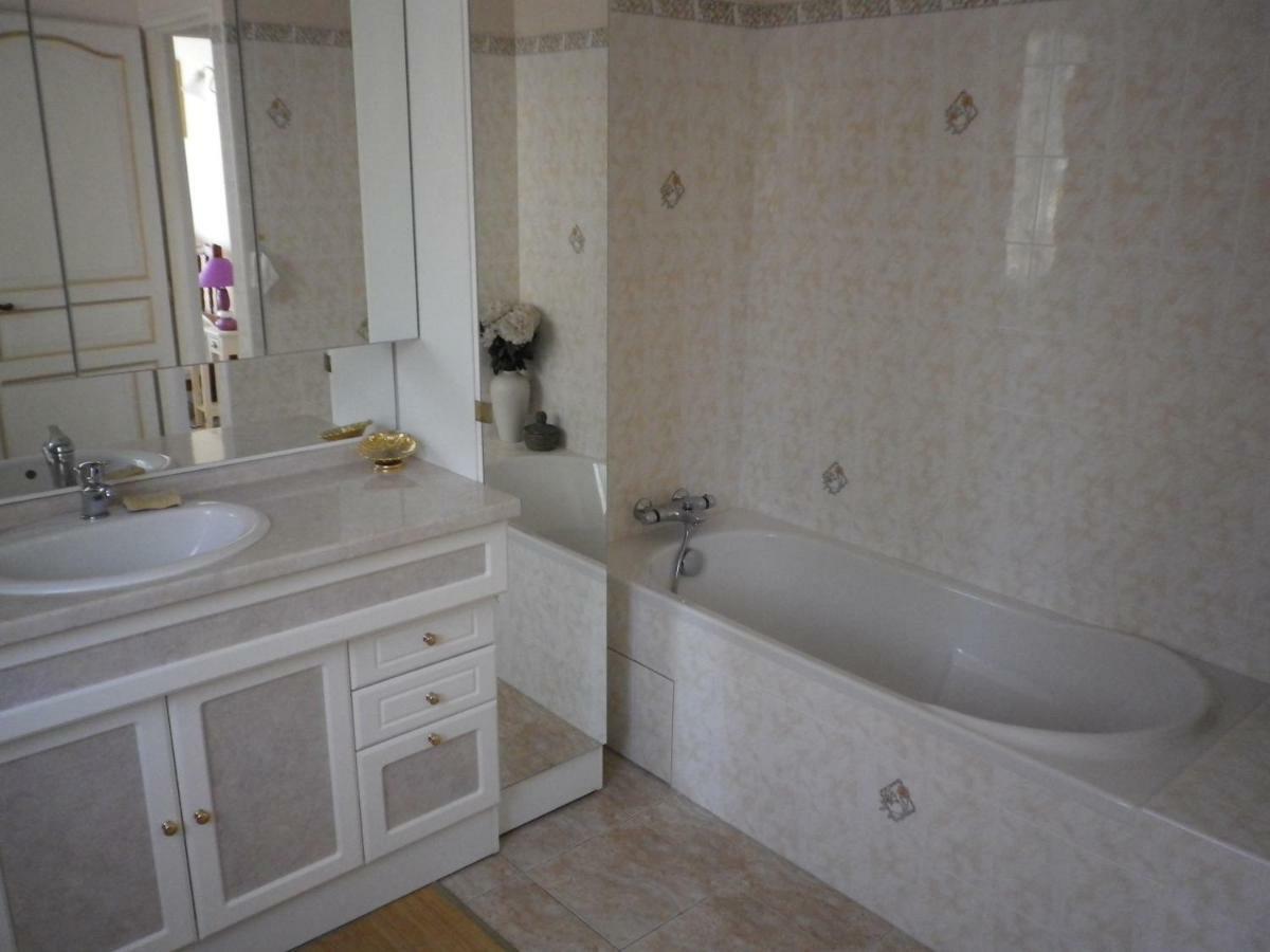 Appartement La Bastide Fleurie à Cavalaire-sur-Mer Extérieur photo